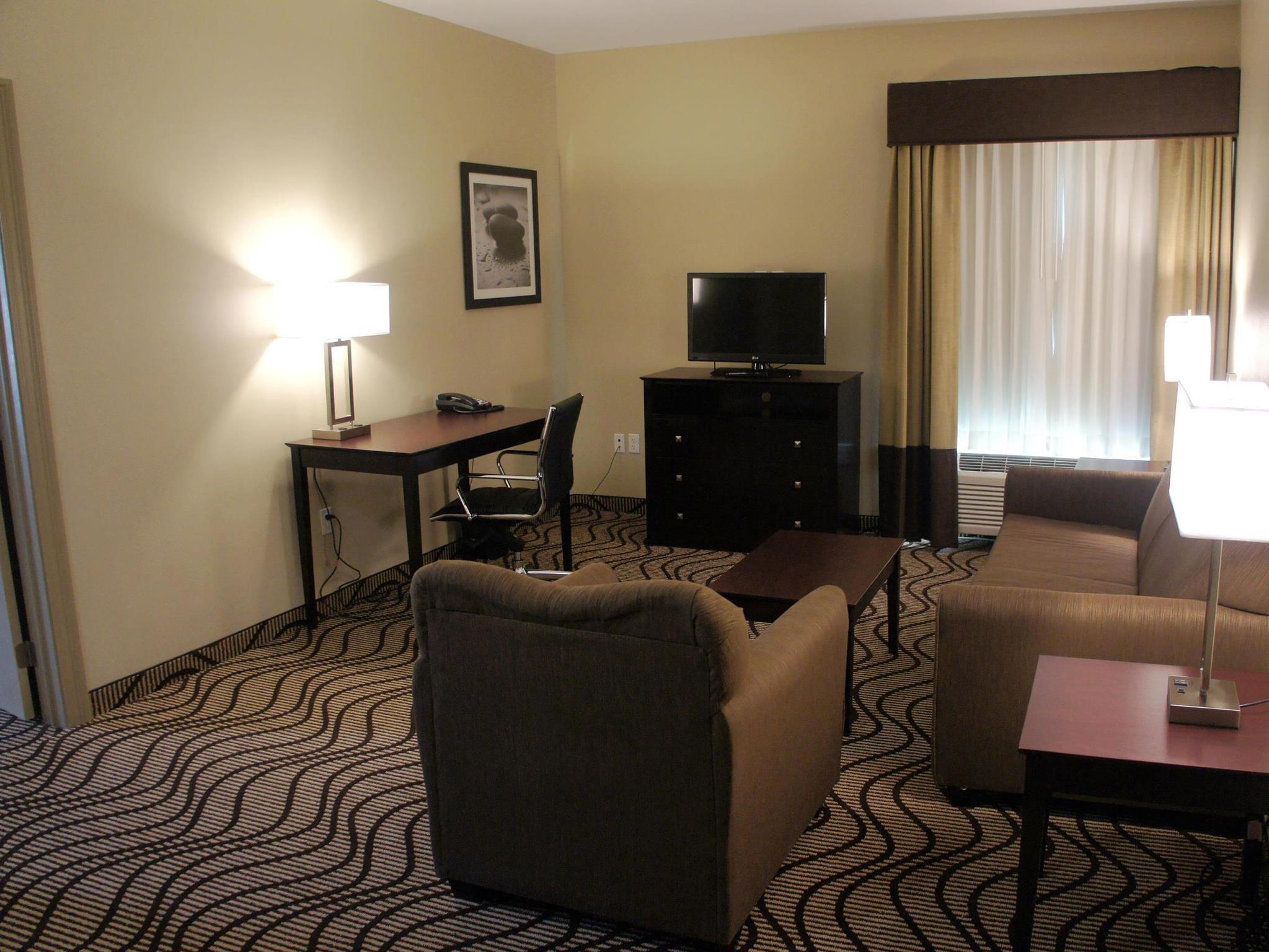 La Quinta By Wyndham Gonzales La Hotel Exterior photo
